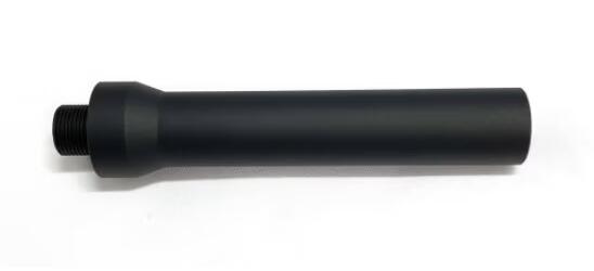 各種電動ガンやGBBに対応したエクステンションアウターバレルです。 全長:約121mm(ネジ部含む) 雄側:14mm逆ネジ 雌側:14mm逆ネジ 外径(雌側):約20mm 外径(雄側):約22.5mm 重量:約80g 素材:アルミ ご購入時の注意事項 本製品は18歳以上を対象とした商品です。 保護者同意の有無・商品内容にかかわらず、0～17歳及び高校生の方への販売は全てお断りしております。 基本的に海外製パーツには説明書が付属して御座いません。 組み込みには分解組み立てのスキルが必要です。 対応機種であっても相性によっては適宜調整加工も必要です。 工具は付属して御座いませんので別途ご用意ください。 自信のない方への購入はお勧めいたしません。 またカスタムパーツの特性上、強度や性能が変化いたします。 些細な事でも事前にご質問頂きます様お願い申し上げます。 分かる範囲で回答申し上げます。 海外製品は国内製品と品質が異なります。 製造ムラや梱包方法等、劣る部分もございます。 弊社では発送前事前点検を行いますので一度開封させていただきます。 製造傷や輸送傷、擦れ等ある場合もございますがメーカー基準をクリアした商品のみを出荷いたします。 商品は予告なしにマイナーチェンジされる場合がございます。 モニター環境により実際の商品と色合いが異なる場合がございます。 スキルや知識不足、誤認等お客様都合による返品、交換、返金は出来かねます。 予めご了承くださいませ。