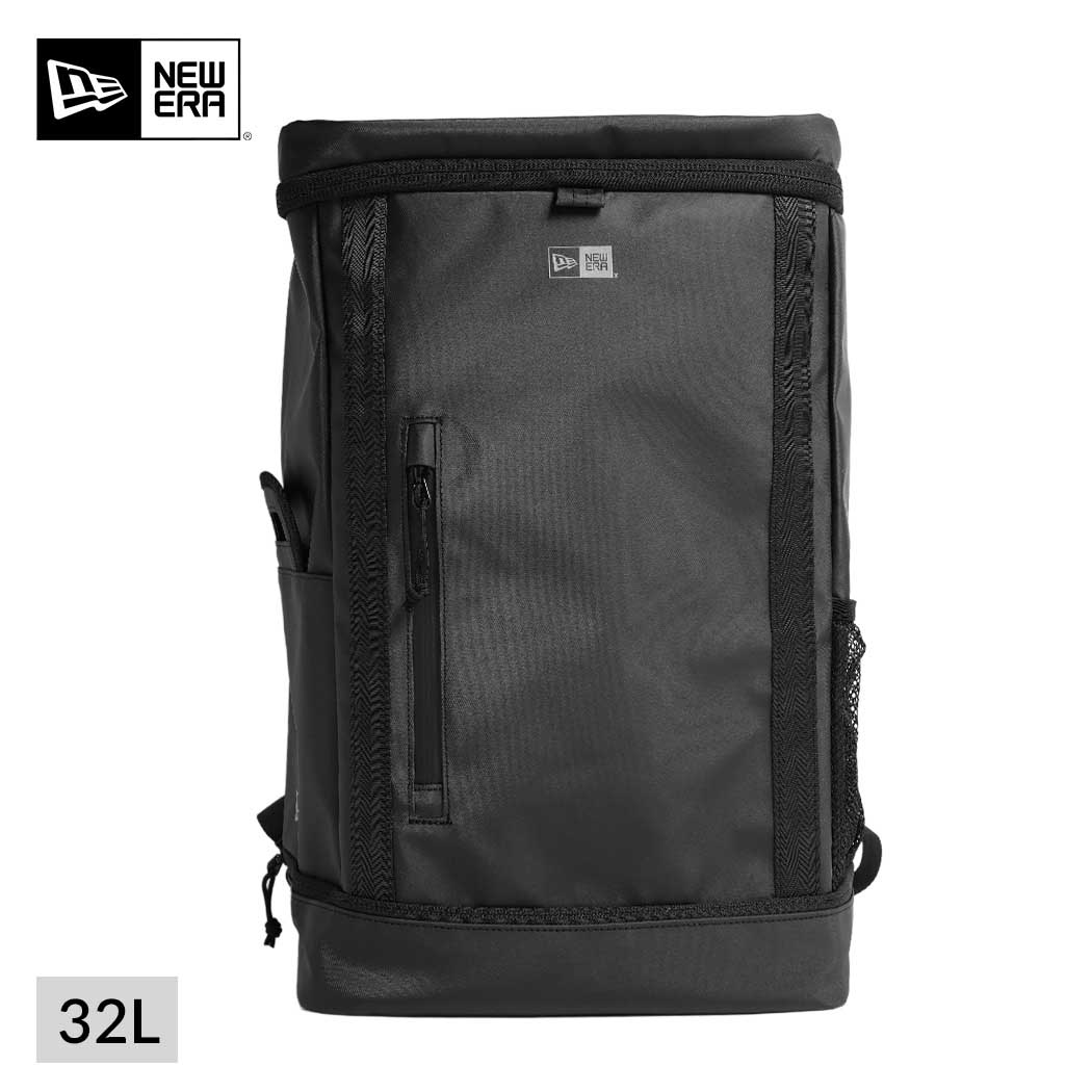 Brand NEW ERA Model 32L TPU BOX LOGO PACK Color BLACK FABRIC ポリエステル/900D (TPU コーティング) Description of item ストリートファッションのアイコンとして世界中から絶大な支持を集めるブランド『NEW ERA』より、洗練された存在感を放つ「BOX LOGO PACK」が到着しました。マットな質感と光沢感を備えたTPU加工のシックなブラックボディにプリントロゴが映え、スタイリングにスタイリッシュなアクセントをプラスします。32Lという容量を備えながらも、角張ったスマートなスクエアフォルムは野暮ったさを感じさせず、モダンで洗練された立ち姿を演出。都会的で落ち着いたモノトーンの佇まいは、シックな装いやカジュアルなコーディネートにも自然と馴染み、日常のワンシーンを格上げしてくれます。使い勝手の良さとファッション性をハイレベルで融合させた大注目の逸品。毎日のスタイリングを昇華させてくれる万能アイテムの入荷となりますので、是非この機会をお見逃しなく。 Size 約32Lサイズ：高さ 約52.5cm / 幅 約30cm / 奥行 約17cm メーカー希望小売価格はメーカーサイトに基づいて掲載しています