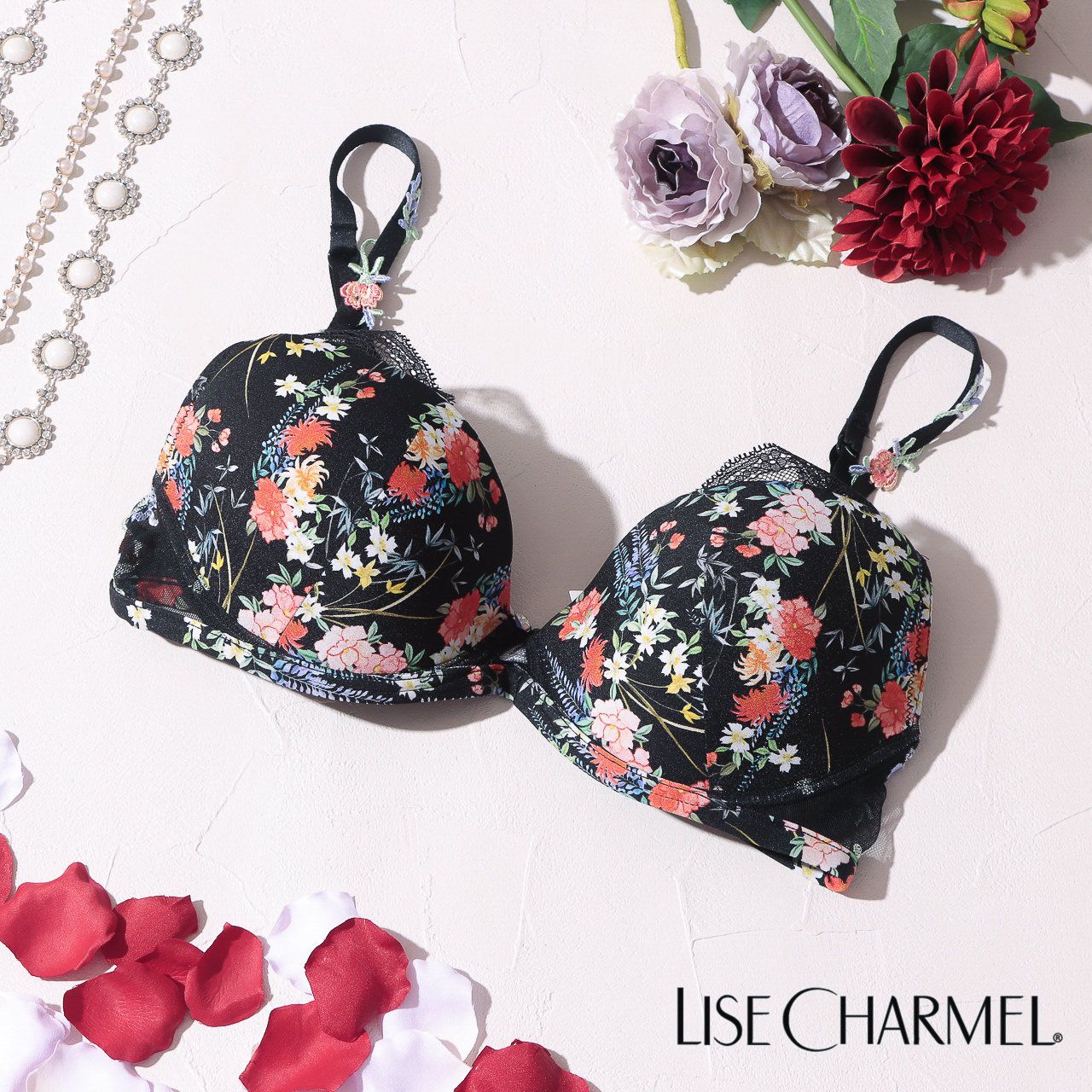 楽天MAAMプレミアムランジェリー【50％OFF】 セール リズシャルメル LISE CHARMEL ブラジャー モールドカップブラ PATIO GLYCINE 藤の中庭 レディース 下着 インポート 高級 ランジェリー ギフト セクシー 花柄 黒 85C 90C ACG8536C Lc406