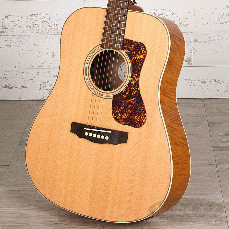 ■商品紹介〜 Guild Acoustic Guitar Westerly Collection 〜ギルドWESTERLY COLLECTIONはアメリカンブランドの再興を目指すGUILD がアコースティックギター市場に吹き込む新たな風「ARCHBACKS」を特徴としています。「D-240E Flamed Mahogany」はGUILDドレッドノート・スタイルで、サイド&バックにフレイム・マホガニーを採用したモデルです。サイドバックにプライウッドを採用し、GUILD が得意とする強いアーチバックを実現。これにより、GUILD らしい力強い鳴りと豊かな響きを可能にしました。また、マット仕上げでより手に馴染みやすい仕上げとなっております。オリジナルピックアップシステムAP-1 を搭載し、ライブやレコーディング等でも活躍できます。より多くの世代にGUILD を体感してもらうべくリリースされたモデルです。[SPEC]トップ：ソリッドシトカスプルースサイド＆バック：フレイムマホガニーブレイシング：スキャロップドXフィンガーボード：ローズウッドフィニッシュ：マットナット幅：43mmピックアップシステム：AP-1(GUILD オリジナル）マシンヘッド：オープンギアGUILDデラックスギグバック付属※画像はサンプルです。検索キーワード：イケベカテゴリ_アコースティック・エレアコギター_エレアコギター_GUILD_新品 SW_GUILD_新品 JAN:0809870305594 登録日:2018/05/29 エレアコ ギルド