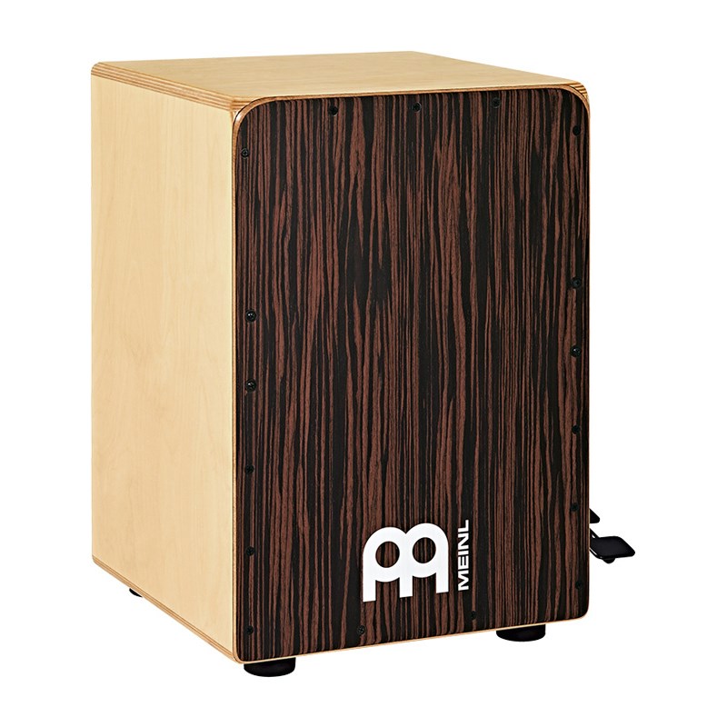 ■商品紹介MEINL/Ebony Bass Foot Switch Cajonスネアのオン／オフ、フットスイッチを装備しており、フラメンコ／ペルビアン・スタイルの変更を演奏しながら行うことができます。エボニー材のフロント板を採用しレスポンス良く、エクストワイドのボディーから豊かなベースサウンドが出ます。Size: 19.75″ x 13.25″ x 13.5″検索キーワード：イケベカテゴリ_パーカッション_カホン_MEINL_新品 SW_MEINL_新品 JAN:0840553088793 登録日:2020/08/09 カホン パーカッション マイネル