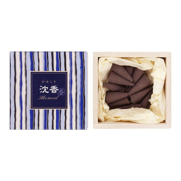 商品説明★ 自然界に存在する独特な『ゆらぎ』の世界は、私たちに快適な感覚を与えてくれます。植物が成長するさま、波音、せせらぎ、色や光の変化など 自然の恵みから発せられる『ゆらぎ』は、わたしたちに快適な感覚を与えてくれます。ここちよい香りもその『ゆらぎ』のひとつかもしれません。★ 「かゆらぎ」は、そんな自然の恵みを想起させる和風の香りをお香にしました。★ 洗練された深みのある伝統的な香木沈香の香り。スペック* サイズ:高さ55×幅60×奥行60mm、お香サイズ:約φ9×20mm* 材料:タブ粉、香料* 重量:約30g(箱含む)* 燃焼時間:約9分