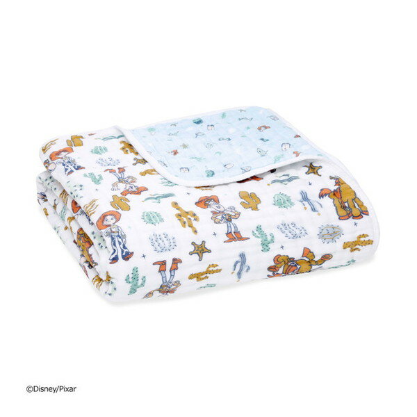 商品説明★ 厚みがあり、やさしい肌ざわりで赤ちゃんを快適にサポートします。通気がよくムレにくいため、体温調整が苦手な赤ちゃんにも安心です。大判サイズでくつろぎタイムにぴったり。お出かけ時やオムツ替えマット、プレイマットとしてなど多用途に使えます。洗濯機で簡単に洗え、乾きやすいので、いつも清潔に保てます。★ aden + anais(エイデンアンドアネイ)を代表するコットンモスリン素材でつくられたディズニーベビーコレクションのブランケット。愛らしいディズニーキャラクターたちがデザインされています。ダブルガーゼ4層構造で厚みがあり、やさしい肌ざわりです。★ コットンモスリンは、伝統的におくるみとして愛用されてきた通気の良い素材。細やかな織りが特徴で、ムレを防ぎながら、体温調整がまだ難しい赤ちゃんを快適にサポートします。大きめサイズで厚みも十分なので、くつろぎタイムにぴったりです。ベビーカーでのお出かけやドライブ時はもちろん、オムツ替えマットやプレイマットとしても多用途に活躍します。洗濯機で簡単に洗え、乾きやすい素材なので、赤ちゃんをいつも清潔で快適に保てます。※商品により柄の出方が異なる場合がございます。※お使いのモニターにより、実際のものと色が異なる場合がございます。※洗濯機で洗えます。※タンブラー乾燥はお避けください。スペック* サイズ: W120×D120cm* 素材: コットン100%