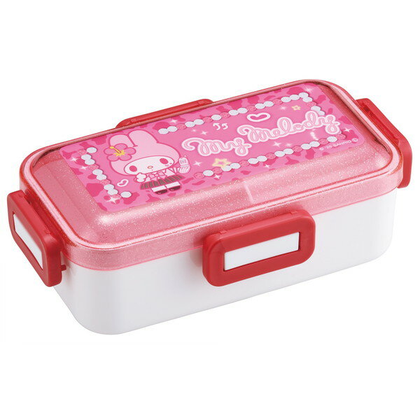 商品説明★ ふわっと盛り付けが出来るドーム型フタの弁当箱。★ おかずが片寄りにくい高い仕切り付き。★ 4点ロックで汁漏れしにくく、片手で持てるスリムタイプ。★ フタを外して電子レンジOK。★ 食洗機対応でお手入れも簡単です。※ご使用の際はパッケージの説明書きをよくお読みください。※掲載画像はあくまでイメージです。実際の商品とは色・柄等が異なる場合がございます。何卒ご了承ください。スペック* サイズ:横18.6×縦10.8×高6.2cm* 材質:ポリプロピレン、フタ:AS樹脂、パッキン:シリコーンゴム* 容量:530ml* 生産国:日本