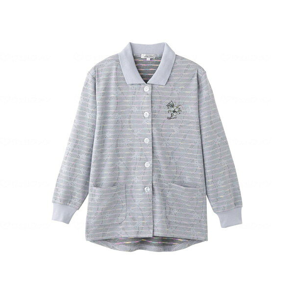 商品説明★ 大きめボタン&斜めボタンホールつかみやすい大きめのボタンと斜めボタンホールで留め外しがラクにできます。★ 身幅ゆったり体を通しやすいゆったりとした身幅で、脱ぎ着がラクラク!★ 後ろ身頃長め背中や腰の曲がってきた方にもぴったりフィット!★ 名前記入欄付きまとめて洗濯しても間違いません。スペック* 素材: ポリエステル80%・綿15%・ポリウレタン5%、衿部分/ポリエステル100%