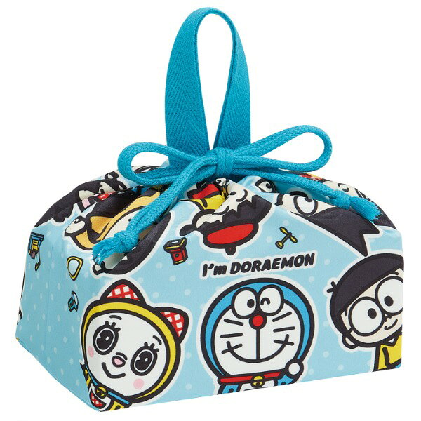 商品説明★ 標準的なサイズのランチ巾着。★ 小物入れや小分け袋としてもお使いいただけます。★ しわになりにくいポリエステル素材。★ 持ち運びに便利な持ち手付き。※洗濯機・乾燥機は使用しないでください。※ご使用の際はパッケージの説明書きをよくお読みください。スペック* サイズ:幅29×奥行12×高16.5cm(持ち手部除く)* 材質:ポリエステル100%