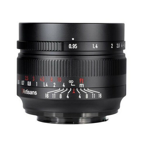 商品説明★ 七工匠(しちこうしょう)「7Artisans 50mm F0.95」は、APS-Cサイズミラーレス用の超大口径標準レンズです。★ 小型のカメラに装着しても違和感のないコンパクトなサイズながらも、ボケの大きさを活かした描写、暗所におけるシャッター速度の確保など、大口径レンズならではの撮影を楽しむことができます。★ レンズ構成5群7枚、HOYA製のED特殊低分散ガラス2枚を使用。★ 外観は、直線的な形状とシックなブラック塗装のマウントで構成され、どのカメラボディにも合うシンプルなデザインとなっています。★ 動画撮影にも適した無段階式の絞りリングを採用し、常用レンズとして様々な用途にお使いいただけます。スペック* レンズマウント/焦点距離：フジフイルムX/50mm(35mm判換算：75mm相当)* フォーカス：MF(マニュアルフォーカス)* レンズ構成：5群7枚(ED特殊低分散レンズ2枚)* 対応撮像画面サイズ：APS-Cフォーマット* 最短撮影距離：0.45m* 絞り：F0.95-F16* 絞り羽根：13枚* フィルター径：62mm* サイズ：Φ68mm×56mm(マウント部除く)* 質量：約410-450g