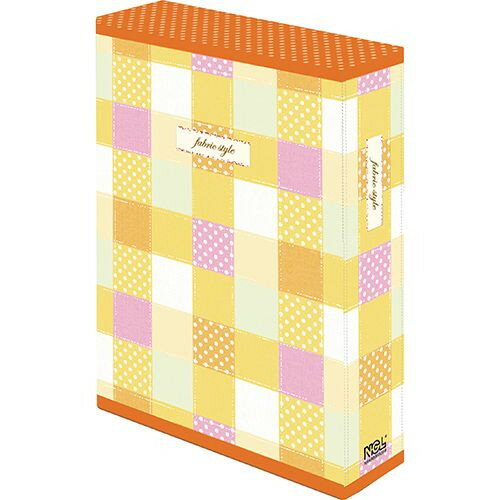 商品説明★ 印刷PP貼りのソフトボックスケース入りです。★ L判3段、3冊で180枚収納。スペック* 本体寸法(セットケース込)：タテ290xヨコ208x背巾60mm。* 本体重量(セットケース込)：495g。* 表紙：印刷コーティングボード。* 台紙：L判用3段ポケットポイントシール台紙10枚/冊(写真収納枚数3冊でL判180枚)。* その他仕様：無線綴じ式製本・印刷ポリプロピレン貼3冊セットケース(ソフトボックス)入。* ※パノラマ判は収納できません。