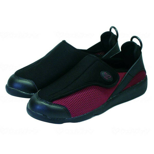 商品説明★ 23.0/23.5cm(片足)約140gの超軽量設計★ 伸縮性の高いゴムスポンジ素材と通気性の高いメッシュを採用★ ホールド感を高める新設計のかかとパーツを採用★ 衝撃吸収に優れた新・軽量アウトソールを使用★ 衝撃吸収・軽量性・屈曲性に優れたパイロンソールを採用★ 抗菌・防臭加工スペック* サイズ:22.0/22.5〜27.0/27.5cm(1cm刻み)