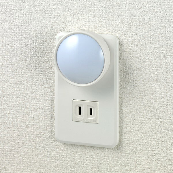 PM-LA201(W) 朝日電器 [LEDセンサー付ライト]