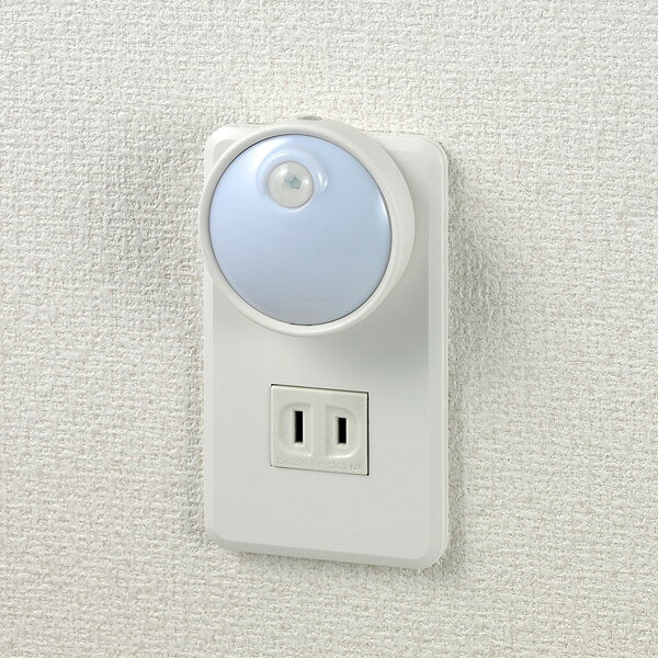 PM-LA301(W) 朝日電器 [LEDセンサー付ライト]