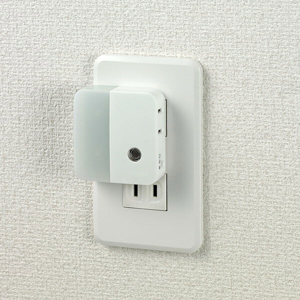 PM-LC201(W) 朝日電器 [LEDセンサー付ライト]
