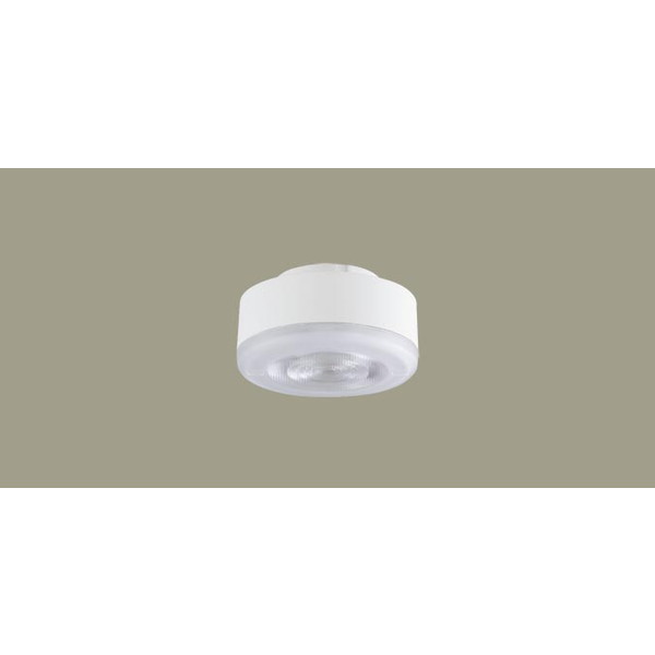 スペック[光源]* LEDフラットランプφ70 クラス700(口金GX53-1)* 色温度: 2700K* 光源寿命40000時間(光束維持率70%)[寸法・質量]* 幅: φ70mm* 高: 38mm(回転用ツメを除く)* 質量: 0.102kg[仕様・注意事項]* 全光束: 795lm* 消費電力: 8.4W* 消費効率: 94.6lm/W* Ra83* 集光タイプ(ビーム角24度)* 適合器具との組み合わせのみ使用可能* 入力電流(100V時): 0.134A* 逆位相タイプ ライコン対応(100%〜1%調光可能)