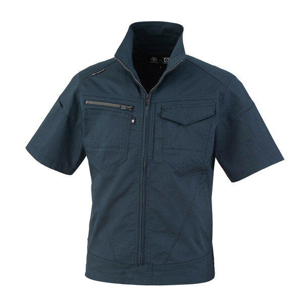 商品説明★ ヨコ伸び約14%のストレッチ性と優れた耐久性のある素材を使用★ 左胸には野帳も入る縦型ポケット★ 右胸には野帳も入るファスナーポケット★ 両袖には太ペンも入るマルチポケット★ 両脇には大容量ポケット★ お腹のふくらみでフロントが閉まらない場合でも、ボタンを外せばお腹回りに余裕ができ、閉めやすくなるサイドベンツアジャスター★ 視認性を高める反射素材(背中)スペック* 素材: ストレッチライトツイル* 混率: ポリエステル65%・綿35%* サイズ…・胸囲: 124cm・肩巾: 51cm・袖丈: 26cm・着丈: 68cm
