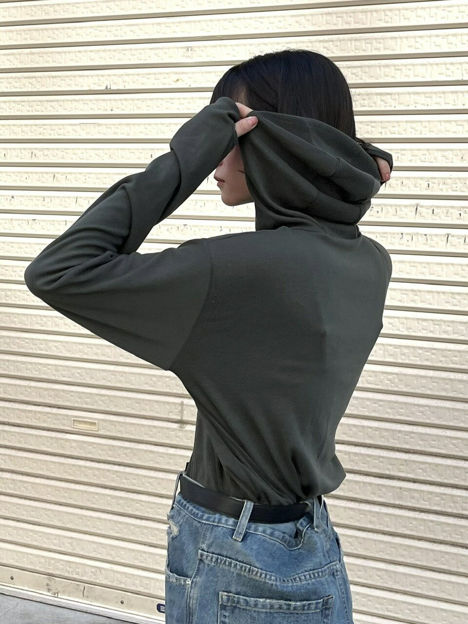 乐天商城 - 正規品【 Chikashitsu + balaclava warmer tops (3color) 】 チカシツプラス ロンT 長袖Tシャツ 長袖トップス 長袖 バラクラバ レイヤード 重ね着 ウォーマートップス フード付きトップス 春服 Pressing pressing プレッシング プレッシングウェブショップ vandy the pink