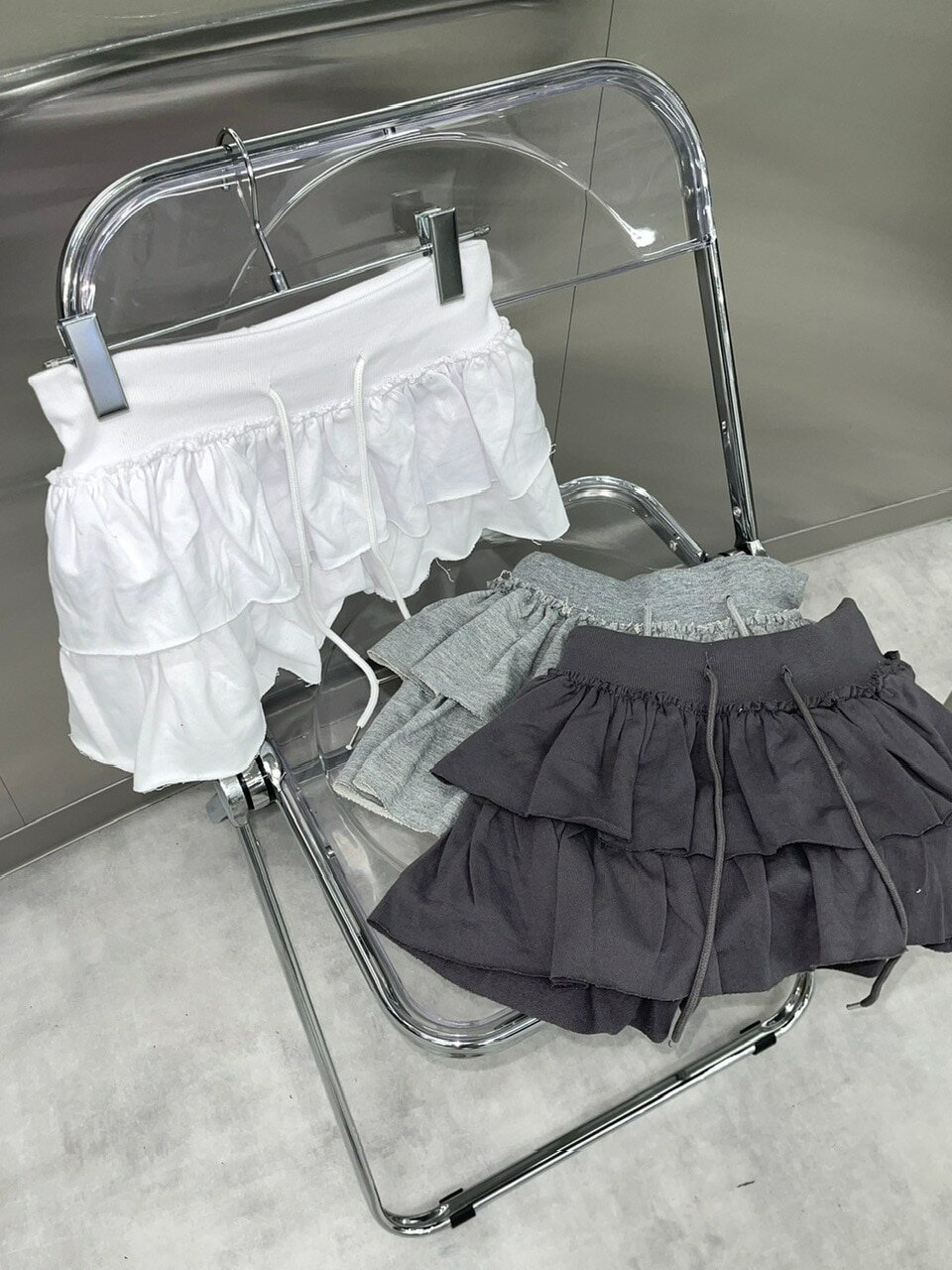 Pressingの受注制【nmtc +】frill mini skirt 2 (4color)｜アングル2