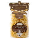 &nbsp;ラ・ファッブリカ・デッラ・パスタ ヴェズーヴィオ 250g 16袋セット 6416ラ・ファッブリカ・デッラ・パスタのイタリア産パスタ。【ラ・ファッブリカ・デッラ・パスタ ヴェズーヴィオ 250g 16袋セット 6416】 原材料名称：マカロニ類デュラム小麦(セモリナ)アレルギー表示小麦（原材料の一部に含んでいます）保存方法高温多湿及び直射日光を避け常温で保存製造（販売）者情報輸入者:株式会社フードライナー神戸市東灘区向洋町東4-15-19fk094igrjs 低温で長時間ゆっくり乾燥して作られています。※調理時間はあくまで目安です。火力や調理器具により異なる場合があります。※北海道・沖縄・離島は別途送料を頂きます。ご了承ください。※商品のデザインや仕様等は予告なく変更される場合がございます。内容量250gサイズ個装サイズ：42×30×15cm重量個装重量：4680g仕様調理時間:約9分賞味期間：製造日より1,080日生産国イタリア 製品詳細 商品名：ラ・ファッブリカ・デッラ・パスタ　ヴェズーヴィオ　250g　16袋セット　6416カラー・サイズ名称：1641786 広告文責 (有)ヒロセTEL:0120-255-285 ※お客さま都合による、ご注文後の[キャンセル][変更][返品][交換]はお受けできませんのでご注意下さいませ。※当店では、すべての商品で在庫を持っておりません。記載の納期を必ずご確認ください。※ご注文いただいた場合でもメーカーの[在庫切れ][欠品][廃盤]などの理由で、[記載の納期より発送が遅れる][発送できない]場合がございます。その際は、当店よりご連絡させていただきます。あらかじめご了承ください。※こちらの商品は【他商品との同梱】ができません。※こちらの商品は【ギフトサービス】をお受けすることができません。 こちらの商品は【お取り寄せ(7〜10営業日以内に発送予定)】となります。