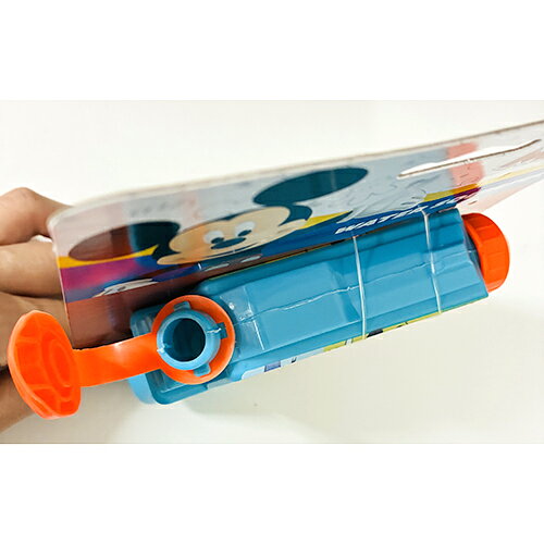 キャラクター雑貨 プレッツェルのディズニー 水鉄砲 ( ミッキー ) 20106a おもちゃ 水遊び Water Blaster 水でっぽう みずでっぽう こども 幼稚園 保育園 女の子 男の子 Disney ミッキーマウス プレゼント 輸入品 インポート｜アングル3