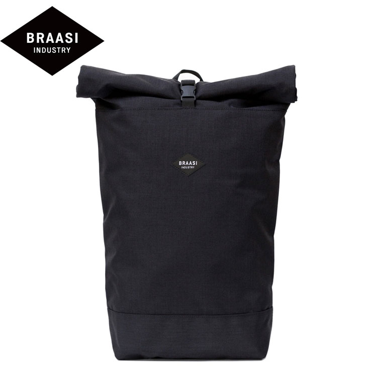 商品詳細 モデル ROLLTOP BASIC Cordura 17.5L 商品説明 コーデュラを使用したの都会的なロールトップバックパック。防水ライニングによりあらゆる天候に対応します。ロールアップまたはロールダウンすることで調整が可能。上部のポケットは簡単に手が届きますが、必需品をすべて安全に保管するために隠されています。毎日のシティライドや自然への旅行だけでなく、シンプルなデザインですので、ビジネスシーンにも最適です。 サイズ 商品サイズ(cm)：W26 x D10 x H65cm 容量：17.5L 重量：800g 原産国：チェコ カラー ブラック 素材＆ハードウェア 表地：CORDURA 1100D 裏地：内側にスリップポケット3つ（ポリエステル100％） 底部：CORDURA 1100D 金具：YKK （ジッパー、バックル） 注意 モニターの発色具合によって実際の商品と色が異なる場合がございます。