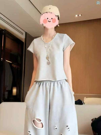 レディース 春コーデ 夏コーデ ファッション 2025 年 夏 服装: 半袖 Tシャツ 破れた ワイドレッグスウェットパンツ ツーピース スーツ クール セクシー 女性 用 スーツ フルセット レディース 春コーデ 夏コーデ ファッション 2025 年 夏 服装: 半袖 Tシャツ 破れた ワイドレッグスウェットパンツ ツーピース スーツ クール セクシー 女性 用 スーツ フルセット