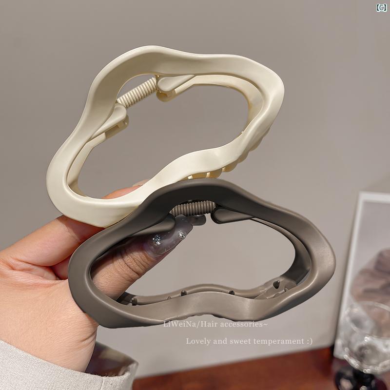 レディース　ファッション　コーデ　小物 シンプルつ 消し クラウド クリップ大 レディース バック ヘッド ヘア クリップ サメ 帽子