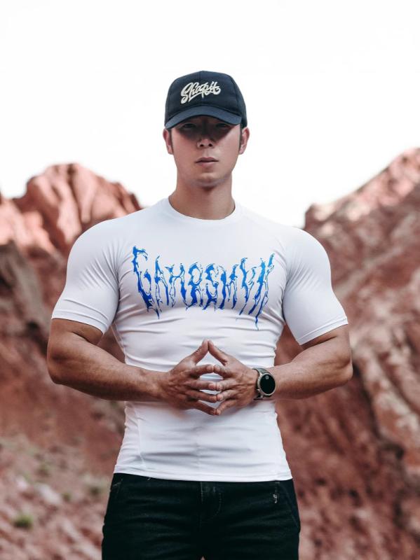 ・カテゴリ: Tシャツ・主な素材: ポリエステル96%以上・柄: 純色・版型: 修身型・スタイル: 運動休闲・ネックライン: 円領・袖丈: 短袖・袖型: 挿肩袖・厚薄: 普通・適用シーン: 日常・機能: 速乾、透気、防皺、耐磨、高弾、吸湿排汗、降温凉感・カラー展開: 白色、黒色、深灰色、藏青色、浅緑色・サイズ展開: M、L、XL、XXL、XXXL・克重: 230g