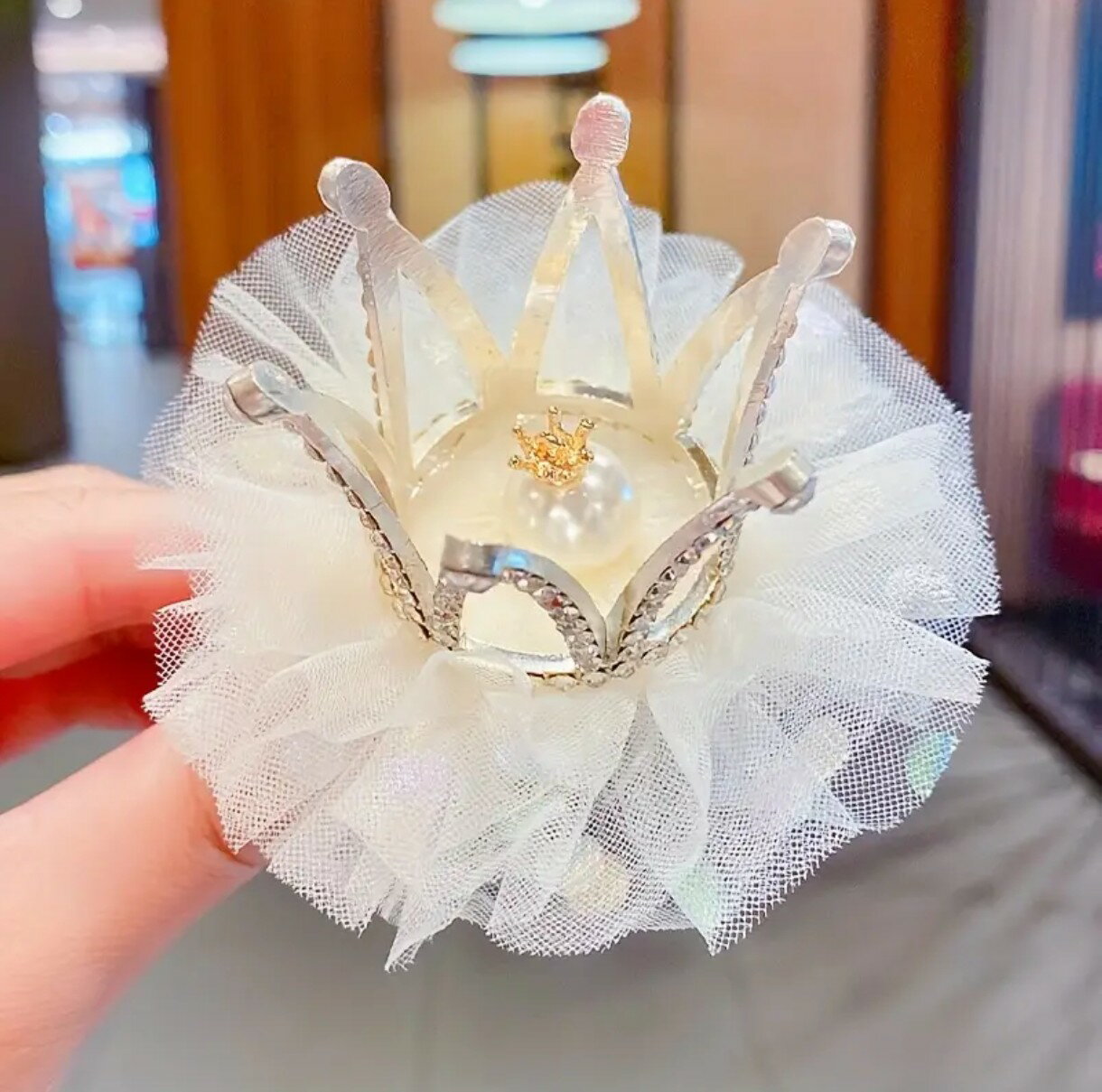 ラインストーンクラウンのヘアクリップ(ホワイト) ティアラ 王冠 キッズアクセサリー プリンセス お姫様 結婚式 ダンス ヘアアクセサリー 女の子 キッズドレス 結婚式 発表会 クラウン プレゼント 七五三 撮影小物