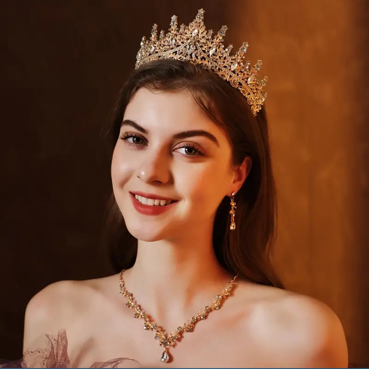 花嫁のブリリアントティアラとネックレスとピアスのセット(クリスタルゴールド) 花冠 髪飾り ヘッドコサージュ カチューシャ 結婚式 ティアラ ウェディング 女の...