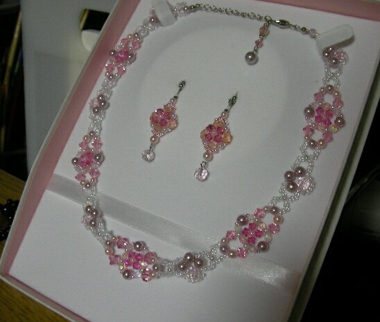 フラワーブーケネックレスとピアスかイヤリングのセット ビーズネックレス完成品 ブライダルセット 結..