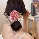 エレガントなローズのヘアゴム(ピンク) ヘアピン バレッタ 髪飾り アクセサリー 花 ヘッドドレス ヘアアクセサリー 結婚式 発表会 ピアノ プレゼント ロング...