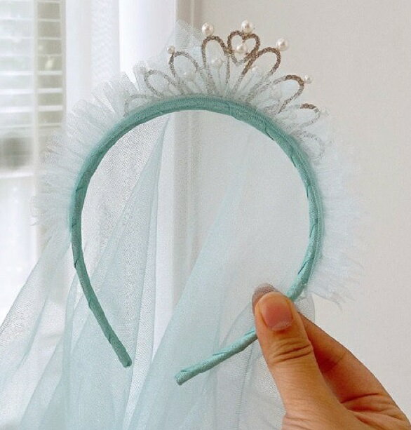 ラインストーンティアラのふわふわベール付きカチューシャ(ブルー) プリンセス キッズアクセサリー 発表会 ダンス お姫様 七五三 結婚式 パーティー キッズドレス 結婚式