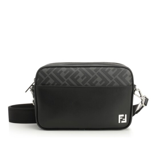 FENDI　SQUARED FF CAMERA CASE　7M0286　AJF0　F0GXN　NERO　フェンディ　メンズ　カメラバッグ　ブラック　クロ