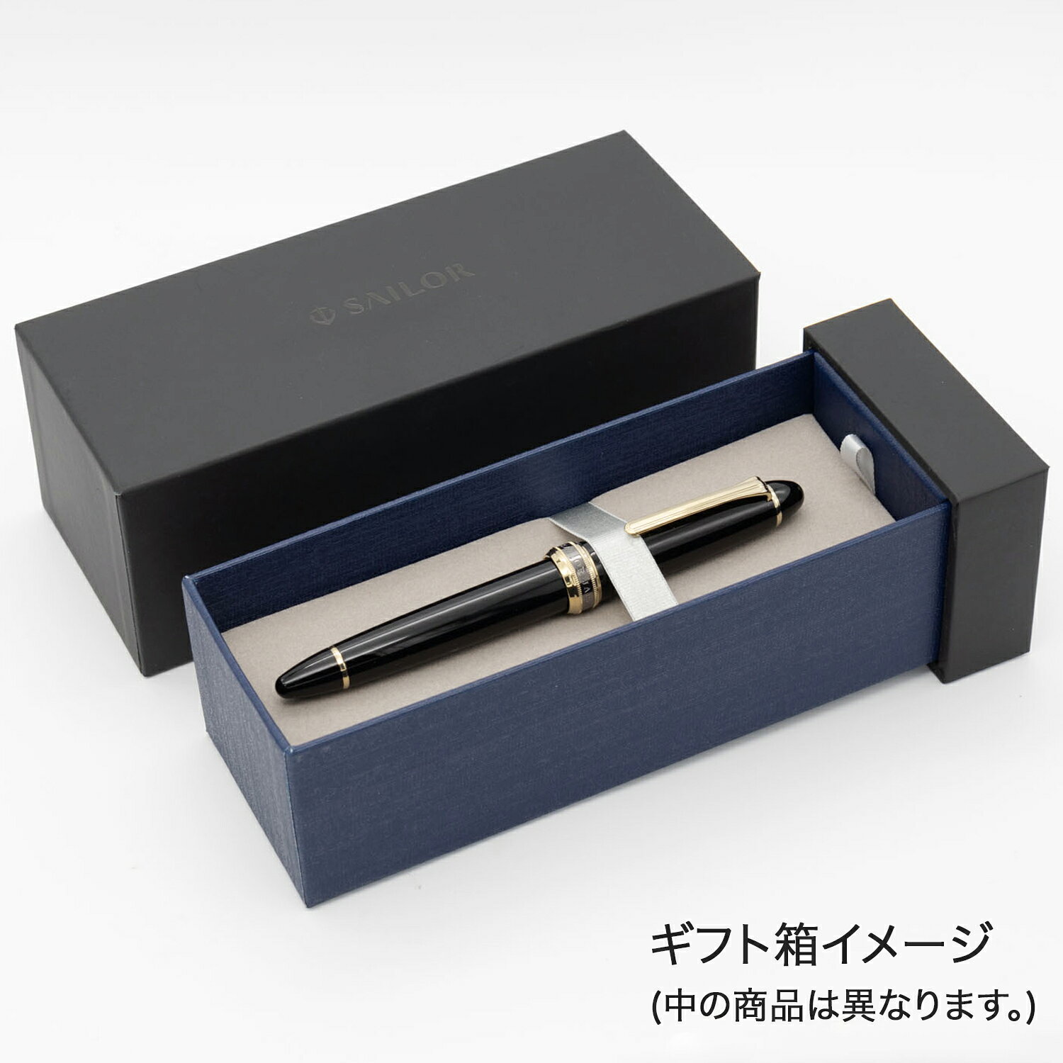 Foto de Naginata Togi Silver Trim Fountain Pen