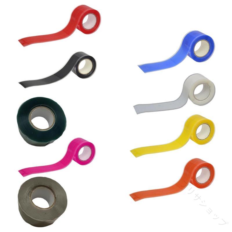 説明:【製品サイズ】: カヤックパドルグリップテープ、厚さ0.5mm/0.02インチ、幅2.5cm/0.98インチ、長さ3m/118.11インチ。 【プレミアム素材】: カヤックパドルラップはプレミアムシリコン素材で作られており、柔らかく快適な感触で、耐摩耗性があり、長期間使用できます。 【ハンドルテープ】: カヤックパドルのハンドルバーテープはパドルグリップに巻き付けられ、滑りを防ぎ、快適なグリップを保ちます。 【防水テープ】: カヤックパドルグリップテープは使いやすく、巻き付け力を締める必要があり、しばらく放置するとフィットし、防水性と密閉性が高まります (最後の円まで巻く際は、反りを防ぐために伸ばさないでください)。 【幅広い用途】：シリコングリップテープは、カヤック、カヌー、ドラゴンボートのパドルに最適です。また、ダンベル、バーベル、釣り竿などのスポーツ用品やジム用品にも使用できます。仕様:素材: シリコンパッケージに含まれるもの:カヤックパドルグリップテープ1本ご購入前のご案内● サイズについて：スタッフ間で測り方を統一していますが、実寸に1〜3cmの誤差がある場合がありますのでご了承ください。● 商品の色は、撮影時の光やモニターによって異なる場合がありますのでご注意ください。● 生地特性により匂いが感じられることがありますが、数日で気にならなくなります。● 他店舗と在庫を共有しているため、受注後に欠品となる場合があります。▼出荷前には全て検品を行っておりますが、万が一商品に不具合があった場合は、お問い合わせフォームよりご連絡くださいますようお願い申し上げます。営業日に対応いたしますのでご安心ください。 【原産国／製造国: 中国】 .カヤックパドルグリップテープ、オールアクセサリー、10フィート、ソフト、アンチスリップ、防水、ハンドルバーラップ、ドラゴンボート、ジム機器、パドル、グリップカバー、滑り止め、握りやすい、保護テープ、ボート用品、マリンスポーツ、カヌー、トレーニング、フィットネス、運動、アウトドア、ウォータースポーツにおすすめ。人気ランキングやセールでも注目の便利グッズです。。 指定された配送時間は承っておりません。【プリサショップ】