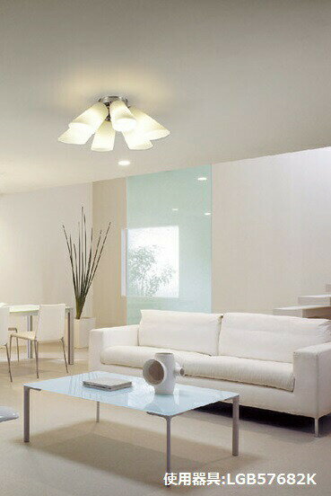 パナソニック 電球13WX6シャンデリア 電球色 LGB57682K 【北海道・東北・九州送料別途】