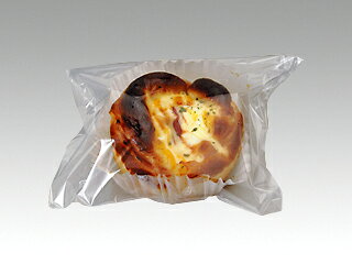 袋に有孔加工がしてあるため、焼きたてのパンを入れても蒸気がこもらず、パンの食味を維持します。部分有孔のため、トレーに油がつきません。電子レンジ可。サイズ：170×232.5mm材質：OPP重量：1.42g厚さ：20μ商品コード00342262メーカー名睦化学工業重量1.42g関連商品(ケース)焼きたてパン有孔袋170×232 大 4000点・注意事項：モニターの発色によって色が異なって見える場合がございます。・領収書については、楽天お客様マイページから、商品出荷後にお客様自身で印刷して頂きますようお願い申し上げます。・本店では一つの注文に対して、複数の送り先を指定することができません。お手数おかけしますが、注文を分けていただきます様お願い致します。・支払い方法で前払いを指定されて、支払いまで日数が空く場合、商品が廃番もしくは欠品になる恐れがございます。ご了承ください。・注文が重なった場合、発送予定日が遅れる可能性がございます。ご了承ください。・お急ぎの場合はなるべく支払い方法で前払い以外を選択いただきます様お願い致します。支払い時期によっては希望納期に間に合わない場合がございます。