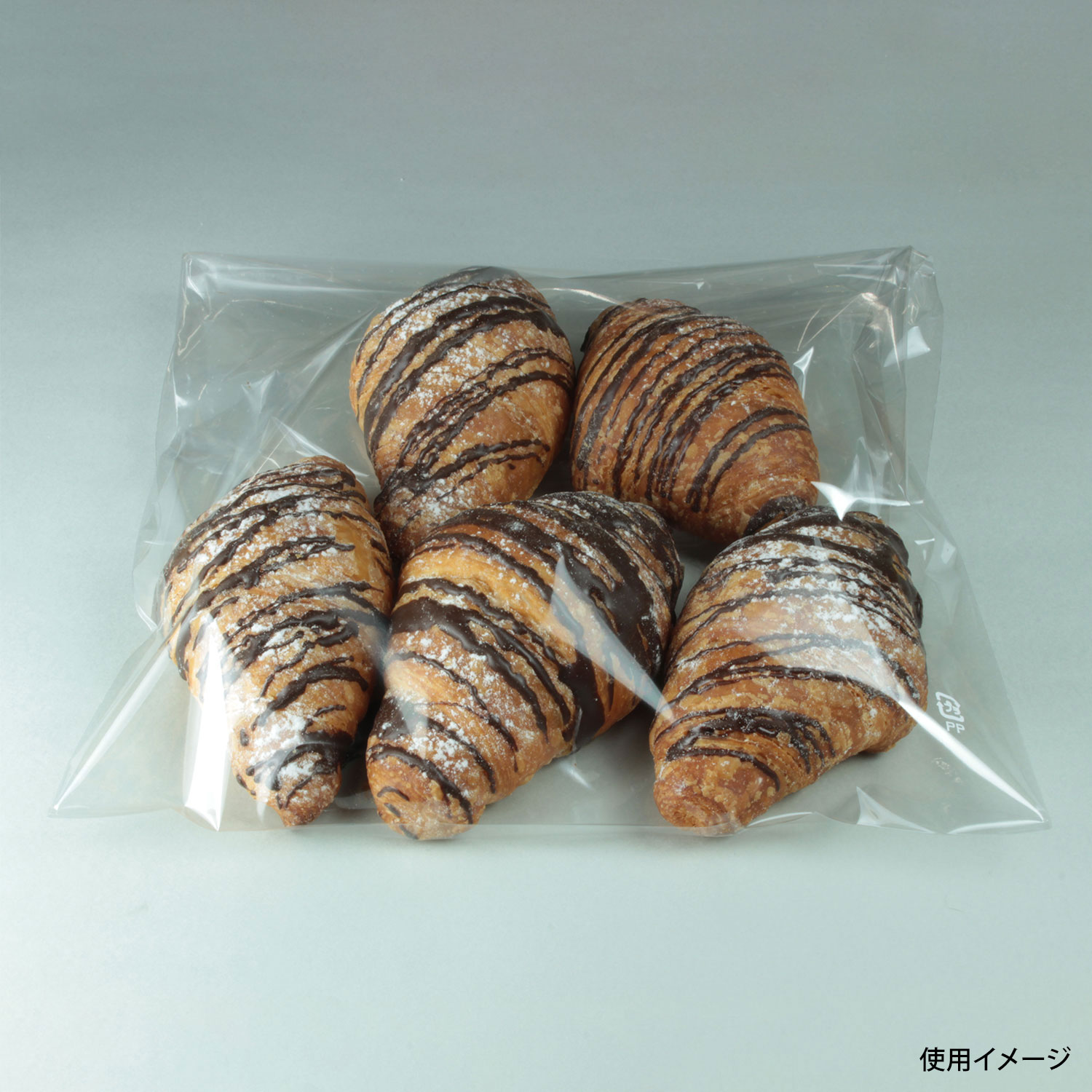 部分有孔により蒸気がこもりません。中身が一目で見てわかります。サイズ：200×302.5mm材質：OPP重量：2.18g厚さ：20μ商品コード00365023メーカー名睦化学工業重量2.18g関連商品(ケース)焼きたてパン有孔袋 200×302.5 4000点・注意事項：モニターの発色によって色が異なって見える場合がございます。・領収書については、楽天お客様マイページから、商品出荷後にお客様自身で印刷して頂きますようお願い申し上げます。・本店では一つの注文に対して、複数の送り先を指定することができません。お手数おかけしますが、注文を分けていただきます様お願い致します。・支払い方法で前払いを指定されて、支払いまで日数が空く場合、商品が廃番もしくは欠品になる恐れがございます。ご了承ください。・注文が重なった場合、発送予定日が遅れる可能性がございます。ご了承ください。・お急ぎの場合はなるべく支払い方法で前払い以外を選択いただきます様お願い致します。支払い時期によっては希望納期に間に合わない場合がございます。