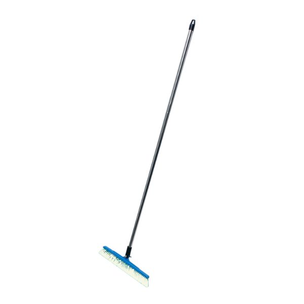 女性の方にも使いやすい軽量設計のほうき。ブラシ線材にはPBTを採用しており、耐熱性・耐薬品性・耐摩耗性に優れています。交換用ブラシでランニングコストを下げることができます。強い毛腰でしつこい汚れに対応できるハードタイプ。粘体清掃および一般清...