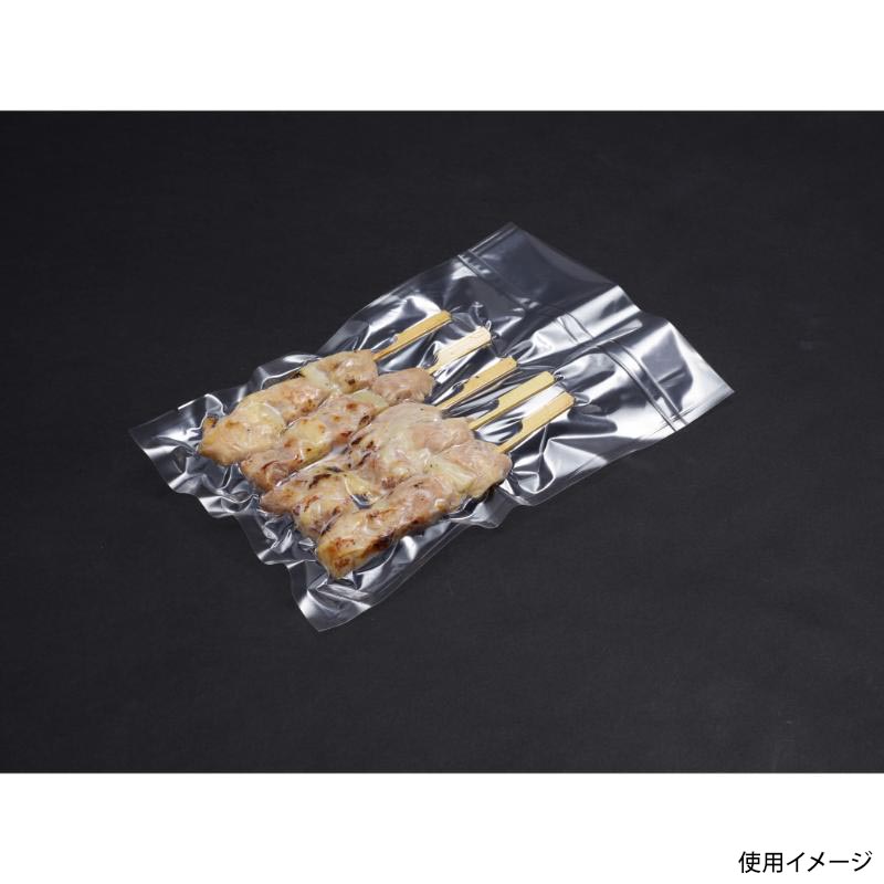 55μの薄さで、高突刺し強度を実現！多層延伸規格袋。-40℃冷凍〜100℃30分ボイル対応。開封性良好。プラスチック減量化と同時に真空、ボイル、冷凍、高強度スペックを兼ね備えた汎用製品です。サイズ：170×120×0.55mm、[厚み]55μ材質：PA、PE重量：2.3g原産国／製造国：日本品番：102451耐熱温度：-40℃冷凍〜100℃30分ボイル対応商品コード00791374メーカー名クリロン化成サイズ170×120×0.55mm、[厚み]55μ材質PA、PE重量2.30g関連商品(ケース)豪重もん GS-1217 3000点・注意事項：モニターの発色によって色が異なって見える場合がございます。・領収書については、楽天お客様マイページから、商品出荷後にお客様自身で印刷して頂きますようお願い申し上げます。・本店では一つの注文に対して、複数の送り先を指定することができません。お手数おかけしますが、注文を分けていただきます様お願い致します。・支払い方法で前払いを指定されて、支払いまで日数が空く場合、商品が廃番もしくは欠品になる恐れがございます。ご了承ください。・注文が重なった場合、発送予定日が遅れる可能性がございます。ご了承ください。・お急ぎの場合はなるべく支払い方法で前払い以外を選択いただきます様お願い致します。支払い時期によっては希望納期に間に合わない場合がございます。