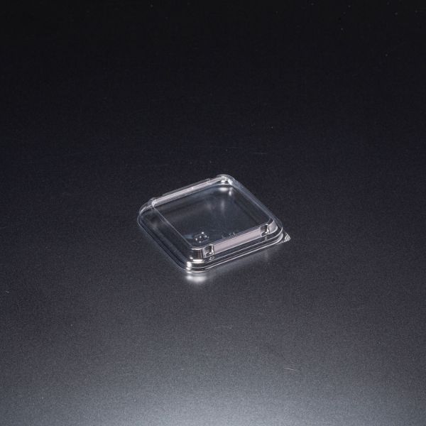 カチッとはまる嵌合(かんごう)タイプ。蓋のみです。※本体は別売り。サイズ：83×83×0(7.0)mm材質：A-PET重量：2.65g商品コード00788258メーカー名スミサイズ83×83×0(7.0)mm材質A-PET重量2.65g電子レンジ不可種別蓋のみ対応付属品（別売）軽食容器 スーパーレンジK角83 白 スミ関連商品(ケース)SPレンジ AP_FNK角83 2000点関連商品(バラ)SPレンジ AP_FNK角83 100点・注意事項：モニターの発色によって色が異なって見える場合がございます。・領収書については、楽天お客様マイページから、商品出荷後にお客様自身で印刷して頂きますようお願い申し上げます。・本店では一つの注文に対して、複数の送り先を指定することができません。お手数おかけしますが、注文を分けていただきます様お願い致します。・支払い方法で前払いを指定されて、支払いまで日数が空く場合、商品が廃番もしくは欠品になる恐れがございます。ご了承ください。・注文が重なった場合、発送予定日が遅れる可能性がございます。ご了承ください。・お急ぎの場合はなるべく支払い方法で前払い以外を選択いただきます様お願い致します。支払い時期によっては希望納期に間に合わない場合がございます。
