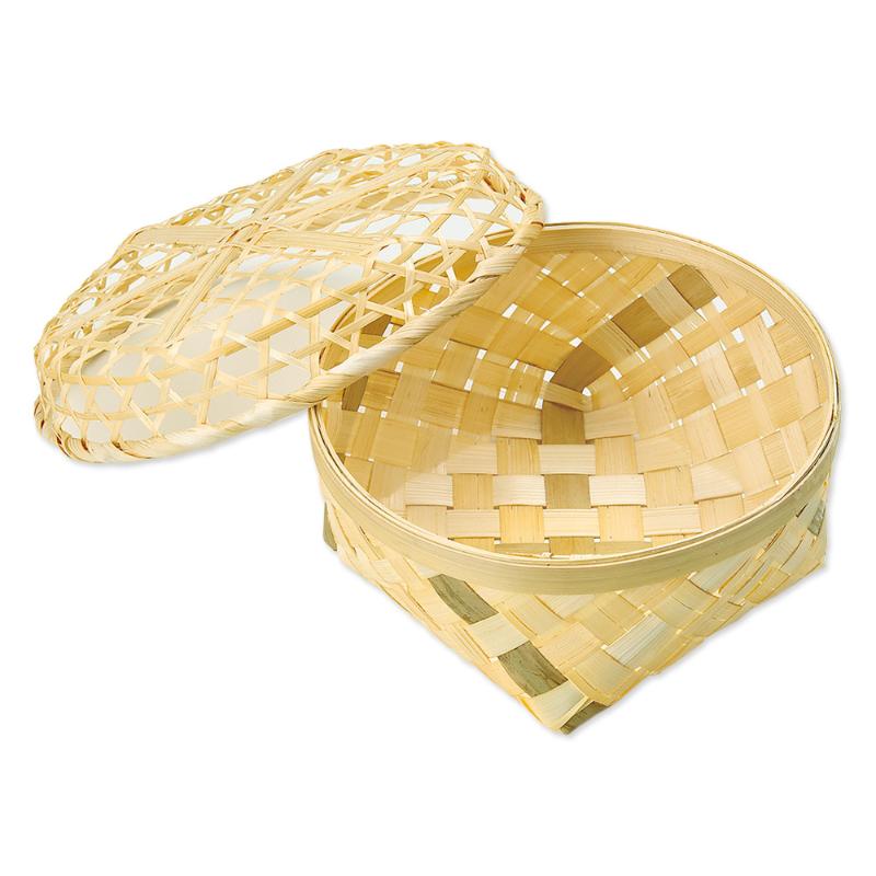 天然素材の竹で作られた蓋つきのかご。蓋部分は六ツ目編みなのでほどよく中身が見えておしゃれ。竹は通気性が良く丈夫なのが特徴で食品や小物を入れておくのに最適。サイズ：φ200×85mm材質：天然竹重量：84g原産国／製造国：中国商品コード00820264メーカー名萬洋サイズφ200×85mm材質天然竹重量84.00g関連商品(バラ)角底丸かごフタ付 1点関連商品(ケース)角底丸かごフタ付 50点・注意事項：モニターの発色によって色が異なって見える場合がございます。・領収書については、楽天お客様マイページから、商品出荷後にお客様自身で印刷して頂きますようお願い申し上げます。・本店では一つの注文に対して、複数の送り先を指定することができません。お手数おかけしますが、注文を分けていただきます様お願い致します。・支払い方法で前払いを指定されて、支払いまで日数が空く場合、商品が廃番もしくは欠品になる恐れがございます。ご了承ください。・注文が重なった場合、発送予定日が遅れる可能性がございます。ご了承ください。・お急ぎの場合はなるべく支払い方法で前払い以外を選択いただきます様お願い致します。支払い時期によっては希望納期に間に合わない場合がございます。