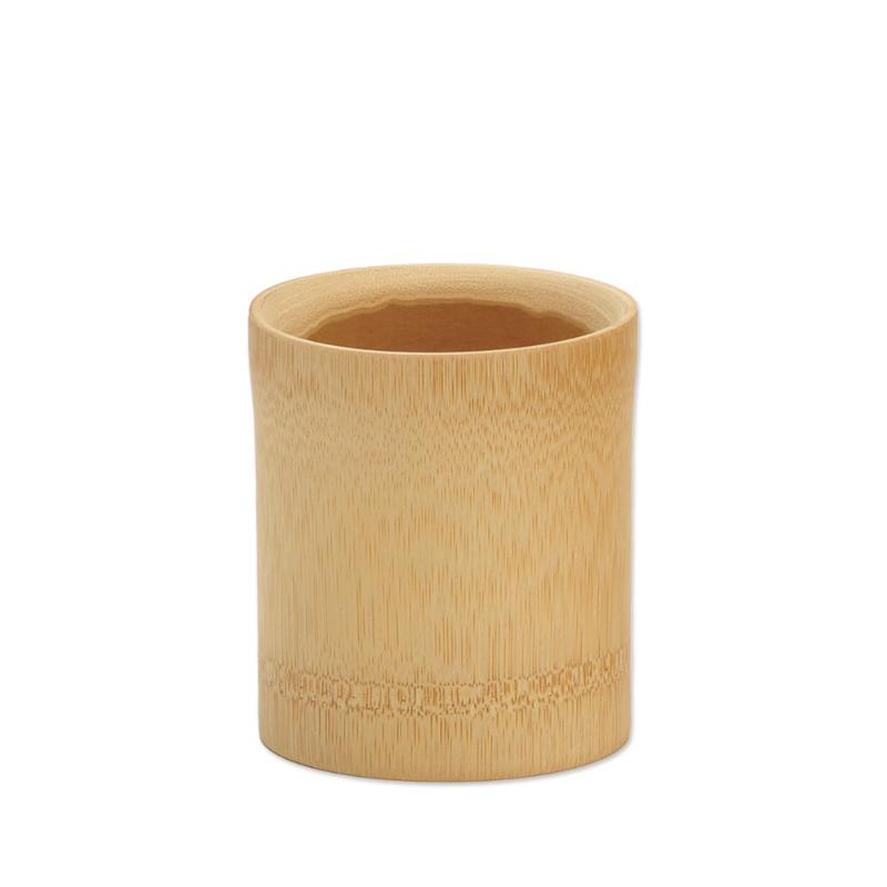 お酒の味にこだわりを持ち、酒器にも風流を求めたいという方に。サイズ：約φ8×H9cm材質：竹重量：62g原産国／製造国：日本品番：17-025S商品コード00842110メーカー名萬洋サイズ約φ8×H9cm材質竹重量62.00g・注意事項：モニターの発色によって色が異なって見える場合がございます。・領収書については、楽天お客様マイページから、商品出荷後にお客様自身で印刷して頂きますようお願い申し上げます。・本店では一つの注文に対して、複数の送り先を指定することができません。お手数おかけしますが、注文を分けていただきます様お願い致します。・支払い方法で前払いを指定されて、支払いまで日数が空く場合、商品が廃番もしくは欠品になる恐れがございます。ご了承ください。・注文が重なった場合、発送予定日が遅れる可能性がございます。ご了承ください。・お急ぎの場合はなるべく支払い方法で前払い以外を選択いただきます様お願い致します。支払い時期によっては希望納期に間に合わない場合がございます。