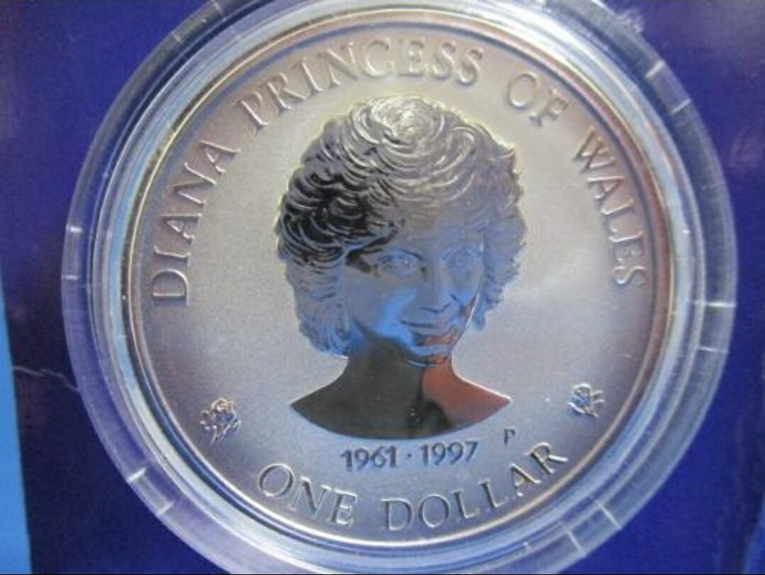 Crown Jewels Silver Locket Coin クック諸島 銀貨 Crown Jewels Silver Locket Coin クック諸島 銀貨 Crown Jewels