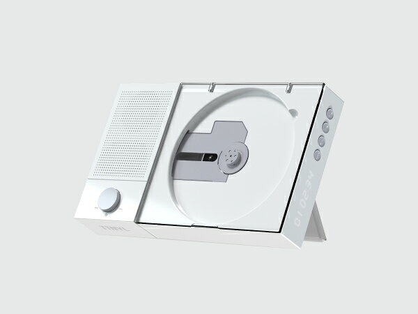 目で見て楽しむ、新しい音楽体験。 ただのCDプレーヤーじゃない！ 磁石で「くっつく」「離れる」、モジュール式の最新ガジェットが登場。 【ここが推しポイント！】 3-in-1の魔法のデザイン 1台で3通りの使い方ができる！ 1. Desktop Mode 合体させて、高音質な一体型プレーヤーとして。 2. Bluetooth Speaker スピーカー部分だけを取り外して、スマホの音楽を流すポータブルスピーカーに。 3. CD Player CDユニットだけで、お気に入りのBluetoothイヤホンに飛ばしてリスニング。 Bluetooth 5.3搭載 スマホから音楽を飛ばしてスピーカーで聴くのはもちろん、CDの音をワイヤレスイヤホン／ヘッドホンに飛ばせる「送信機能」付き！ 配線なしで、すっきりと音楽を楽しめます。 インテリアに馴染むミニマルデザイン 無駄のない真っ白なデザインは、韓国風インテリアやモダンな部屋にぴったり。 置いておくだけで「映える」アイテムです。 【スペック・仕様】 ・サイズ：230mm × 138mm × 35mm（コンパクト！） ・重量：約595g ・バッテリー：2000mAhリチウム電池内蔵 ・再生時間：合体時 約4.5時間／スピーカー単体 約6.5時間 ・対応フォーマット：CD／CD-R／CD-RW／MP3／WMA ・スピーカー：5W＋パッシブ低音振動板（迫力の重低音） ・充電：USB Type-C 【注意点】 ・分離時の電源について スピーカー側：バッテリー内蔵で、ワイヤレス使用OK。 CDプレーヤー側：分離して使用する際は、Type-Cケーブルによる給電が必要です。 【同梱物】 ・SPLIT CDプレーヤー本体 ・SPLIT Bluetoothスピーカー ・USB Type-C充電ケーブル ・クイックガイド 音楽のある暮らしをアップデートしよう。 数量限定での取り扱いです。気になったら「カートに入れる」をタップ！