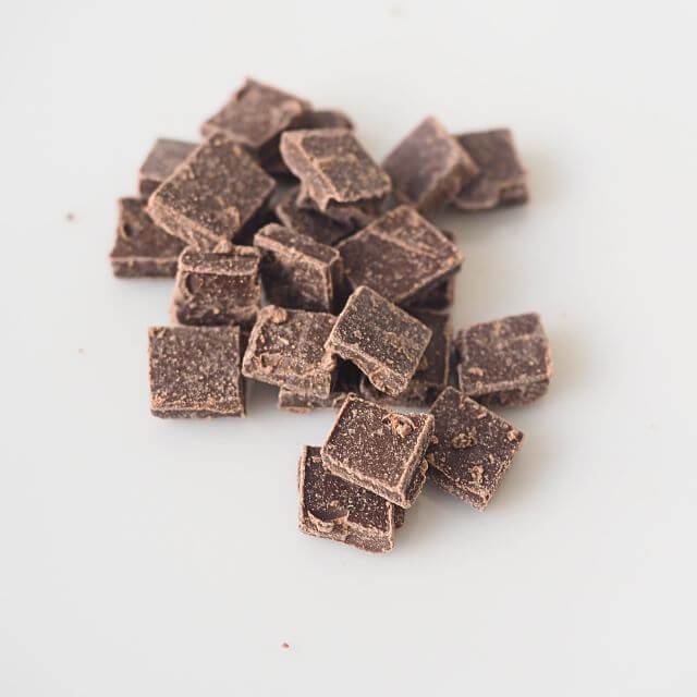 夏季冷蔵 不二製油 スイートチョコレートCP25フレーク 1kg｜業務用 チョコレート バレンタイン ホワイトデー 手作り お菓子作り 製菓
