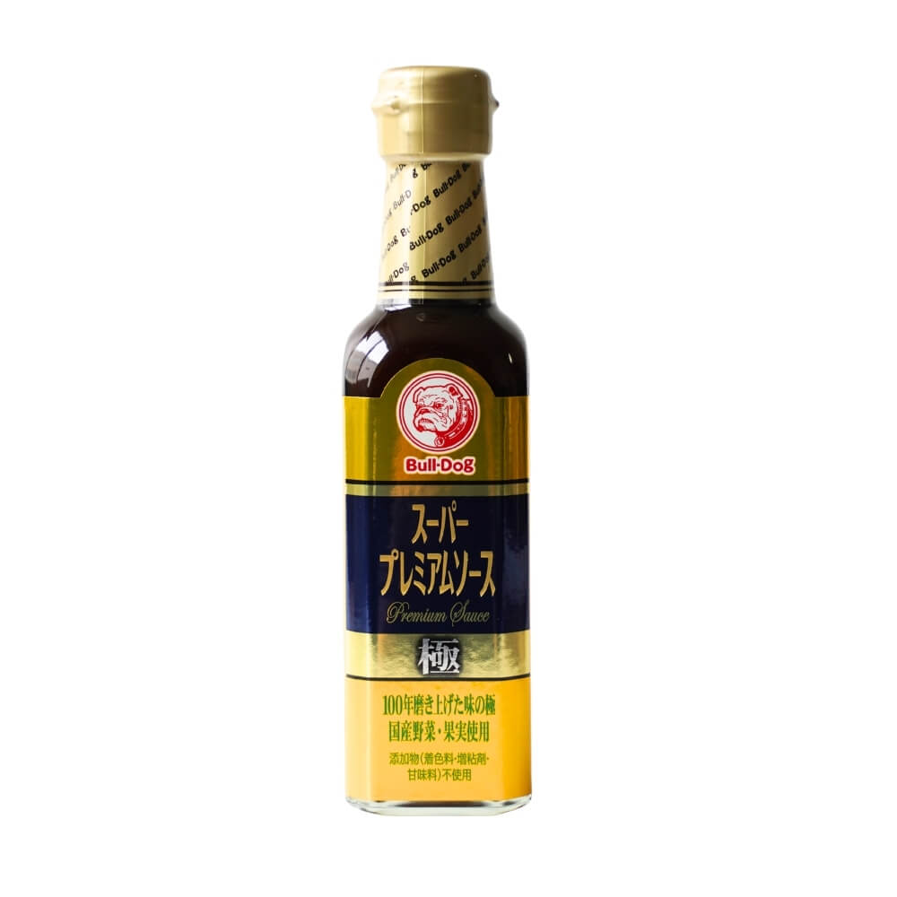 こだわって品質を極めました！ 原料にこだわり創業より100年磨き上げたブルドック最高品質のソース。 国産野菜・果実・昆布の旨味、15種類もの香り豊かなスパイスと赤ワインをブレンドした芳醇な香りが特徴です。 添加物(着色料・増粘剤・甘味料)不使用。 ■名称:中濃ソース ■原材料名:野菜・果実(トマト(国産)、りんご、にんじん、たまねぎ)、醸造酢、砂糖類(砂糖、果糖)、食塩、酵母エキス、昆布エキス、ワイン、香辛料 ■内容量:200ml ■賞味期限:商品パッケージに記載 ■保存方法:直射日光を避け、常温で保存 ■製造者:ブルドックソース株式会社(東京都中央区日本橋兜町11-5) ■製造所:群馬県館林市大新田町61-5 ■栄養成分表示（大さじ1杯 15ml(約18g)あたり） エネルギー:23kcal　たんぱく質:0.3g　脂質:0g (飽和脂肪酸:0g)　炭水化物:5.3g (糖質:5.2g　食物繊維:0.1g)　食塩相当量:1.2g ■配送形態:常温 ※常温便・冷蔵便・冷凍便、複数ご注文の場合、品質上問題のないものは、冷蔵便、冷凍便の商品を優先に同一梱包にさせて頂きます。 ■使用上の注意 ※ご使用の際はキャップを押さえよくふってください。 ※開栓後は口部を清潔にし、冷蔵庫に保管の上、早めにお使いください。 ※トマト由来の赤いリコピンの色が容器内側に付着する場合がありますが、品質には問題ございません。 ■その他の情報 ※在庫切れの場合は、お届けまでにお時間をいただくことがあります。 ※商品パッケージや仕様は予告なく変更になる場合がございます。食品表示情報につきましては、お手元に届きました商品の食品表示を必ずご確認いただきますようお願いします。■関連商品 ブルドックソース 有機ウスターソース 200ml