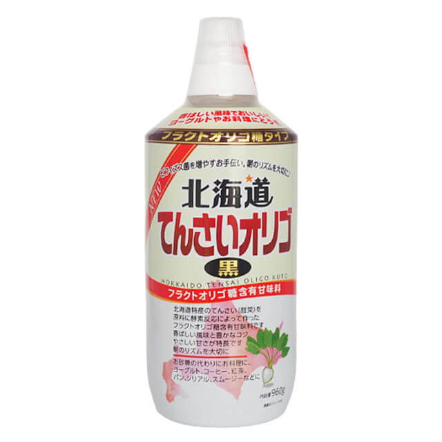 フラクトオリゴ糖含有甘味料 北海道特産のてんさい（甜菜）を原料に酵素反応によって作ったフラクトオリゴ糖含有甘味料です。香ばしい風味と豊かなコク、やさしい甘さが特長です。 オリゴ糖はビフィズス菌などの有用菌の増殖を助けます。 お砂糖の代わりにヨーグルト、コーヒー、紅茶、パン、シリアル、スムージー、様々なお料理に。 ※甘味が足りない場合は、お砂糖や蜂蜜等と併用してお使いください。 ■名称:オリゴ糖含有食品 ■原材料名:フラクトオリゴ糖シロップ（北海道製造）、てんさい糖蜜（北海道製造） ■内容量:960g ■賞味期限:商品パッケージに記載 ■保存方法:直射日光を避け常温で保存してください。 ■販売者:株式会社加籐美蜂園本舗（東京都台東区千束1-1-5） ■製造者:ミントハウス株式会社 仙台工場（宮城県仙台市若林区卸町東1-1-40） ■原料供給元:日本甜菜製糖株式会社 ■栄養成分:（100g当たり）この表示は、目安です。 エネルギー：270kcal　たんぱく質：0.3g　脂質：0g　炭水化物：78.0g　食塩相当量：0.13g　フラクトオリゴ糖：19.2g ■配送形態:常温 ※常温便・冷蔵便・冷凍便、複数ご注文の場合、品質上問題のないものは、冷蔵便、冷凍便の商品を優先に同一梱包にさせて頂きます。 ■使用上の注意 ※食品ですから特に制限はありませんが、一日小さじ2杯程度（16g）を目安にお召し上がりください。 ※中身の濃茶色は、本品の特徴です。 ※時間の経過とともに色の変化や結晶することがありますが、品質には問題ありません。結晶した場合は、キャップをゆるめ、ぬるま湯から徐々に温めて湯煎すると元の液状に戻ります。 ※食べすぎ、食べはじめ、体質・体調によりおなかがゆるくなることがあります。 ■その他の情報 ※在庫切れの場合は、お届けまでにお時間をいただくことがあります。 ※商品パッケージや仕様は予告なく変更になる場合がございます。食品表示情報につきましては、お手元に届きました商品の食品表示を必ずご確認いただきますようお願いします。