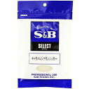 品　　　　　名 《S＆B》キャラメルシナモンシュガー【100g】（チャック袋入） 商　品　特　徴 プロフェッショナル向けに作られた『業務用セレクトスパイスシリーズ』 製菓・製パンの他、ドリンクメニューやアイスクリームのトッピングにも便利なスパイスシュガーです。 混ぜる、仕上げに振りかけるだけで、香り高いメニューが出来上がります。 キャラメルの香ばしさとシナモンの甘い香りがふわっと広がるシーズニングシュガーです。 原　材　料　名 砂糖、シナモン、香料、乳化剤、二酸化ケイ素、ソルビット 内　　容　　量 100g 保　存　方　法 直射日光、高温多湿を避けて保存してください。 開封後は吸湿・虫害・退色などを防ぐため、ファスナーを端からおさえてしっかり閉め、冷暗所に保管してください。 ※ファスナーに粉が付着したときは、閉めにくくなりますので、軽くたたいて落としてください。 アレルゲン なし 製　　造　　者 エスビー食品株式会社（東京都中央区日本橋兜町18-6） 販　　売　　者 株式会社　プロフーズ 賞　味　期　限 商品パッケージに記載 配　送　方　法 ※在庫切れの場合はお届けまでにお時間をいただくことがあります。 ご　　注　　意 ※商品パッケージや仕様は予告なく変更になる場合がございます。 関　連　商　品 《S＆B》シナモンシュガー【100g】（チャック袋入） 《S＆B》メイプルバニラシュガー【100g】（チャック袋入）　