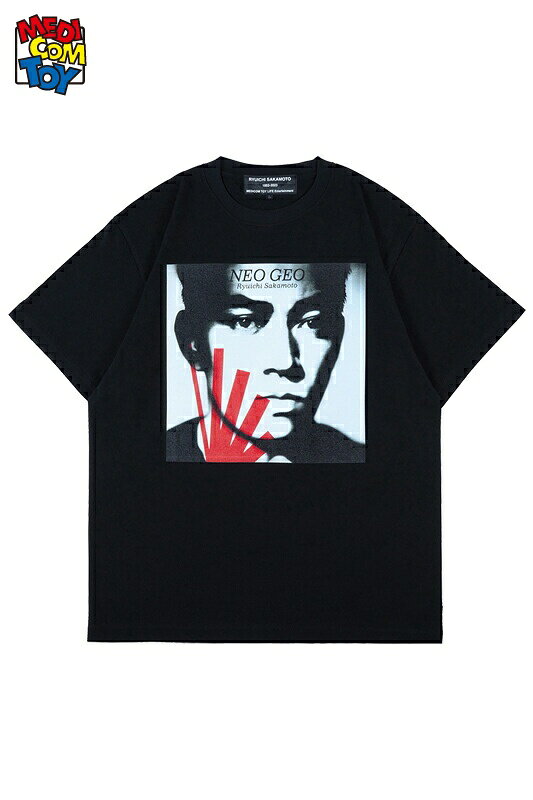 【メディコム・トイ公式】MLE 坂本龍一 「NEO GEO」 TEE MEDICOM TOY LIFE ENTERTAINMENT メディコムトイ アパレル ファッション