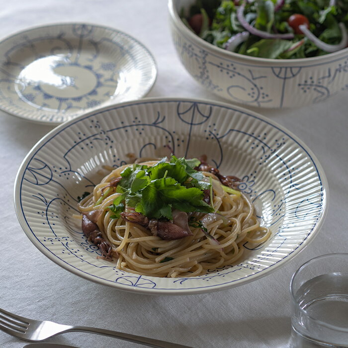 ロイヤルボッホ コペンハーゲン ディーププレート 24.5cm / ROYAL BOCH Copenhague　/　 食器 皿 青 陶磁器 唐草 おしゃれ 深皿 パスタ皿 食洗機 ギフト